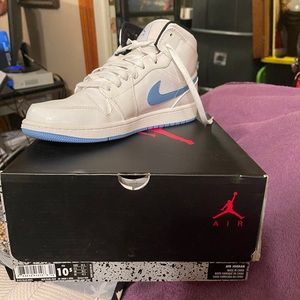 Size 10 men’s Jordan sneakers